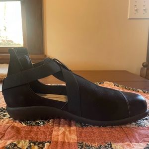 NEW Naot Rakua Black Nubuck Leather Ankle Boot